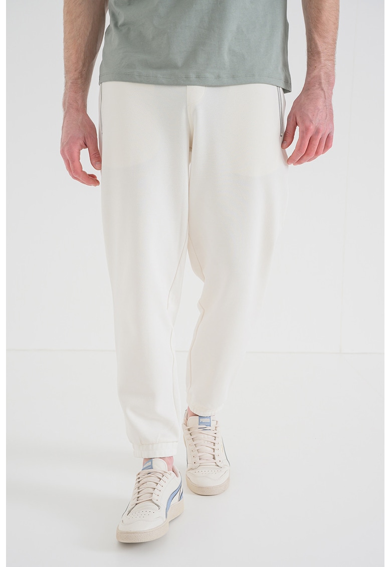 Pantaloni de trening cu croiala conica - Alb murdar