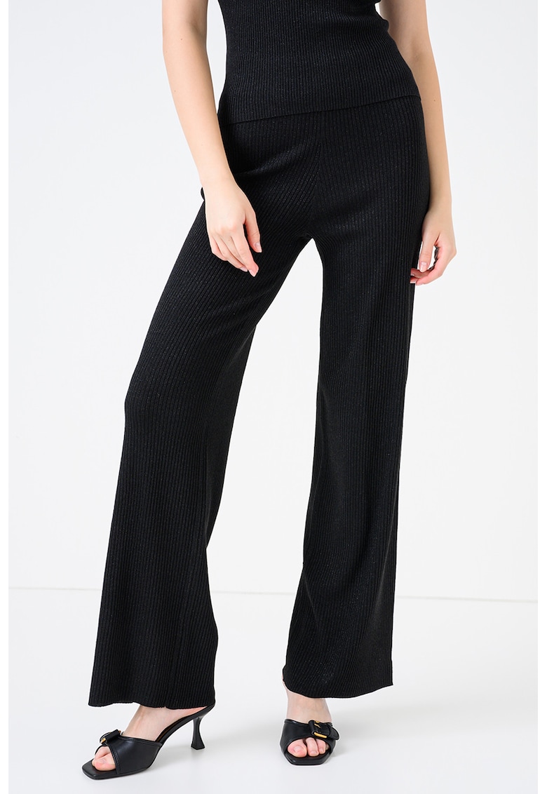 Pantaloni cu croiala dreapta si model uni - Negru