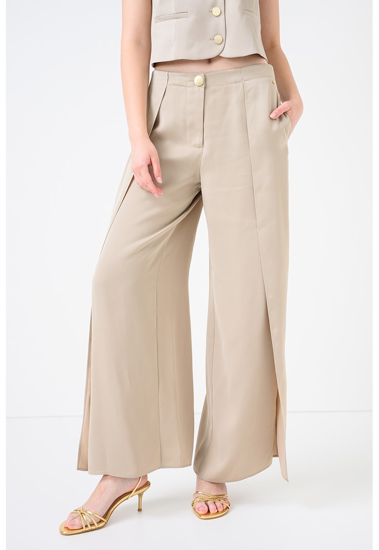 Pantaloni cu croiala ampla si pliuri frontale - Bej