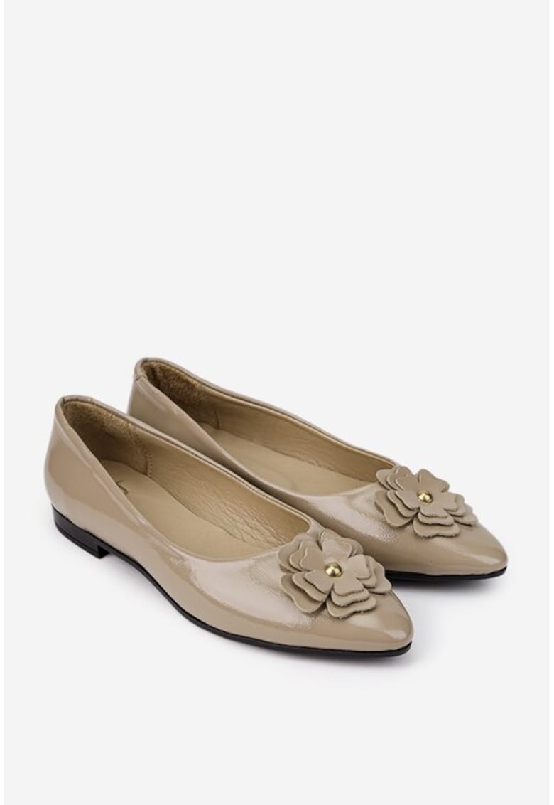 Balerini dama din piele lacuita taupe cu floare