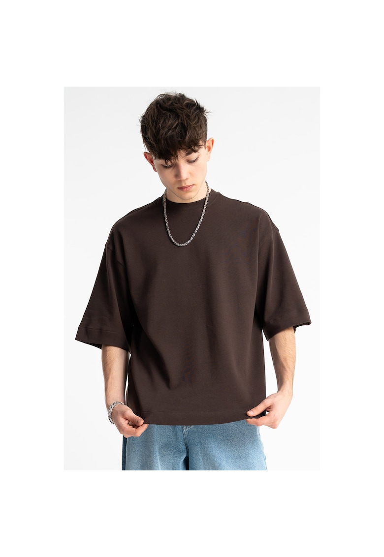 Tricou lejer cu model uni si maneci cazute