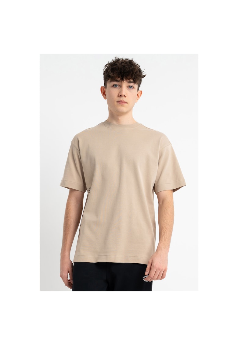 Tricou lejer cu model uni si decolteu la baza gatului