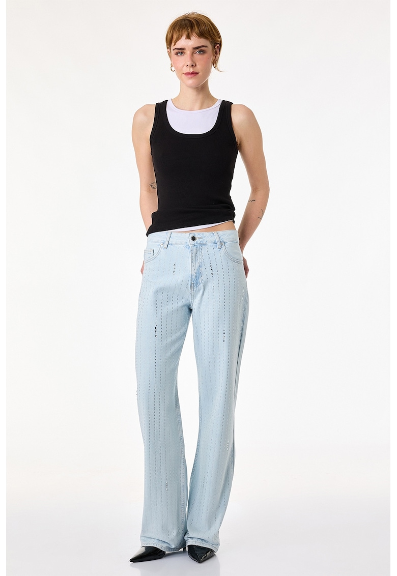 Blugi cu croiala ampla si decorati cu strasuri - Albastru pastel