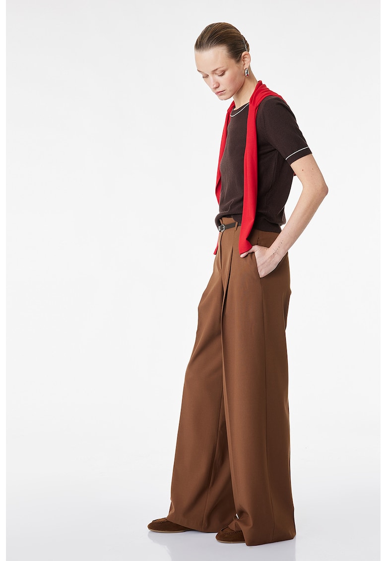 Pantaloni cu croiala ampla - curea si pliuri - Caramel