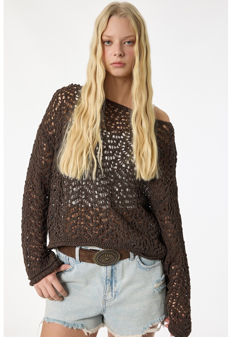 Pulover cu perforatii si maneci cazute - Maro