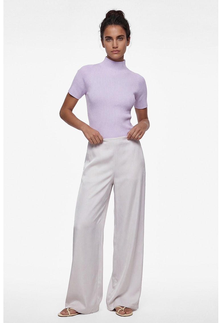 Pantaloni din satin cu croiala palazzo - Lila