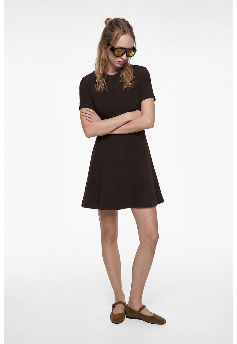 Rochie evazata cu maneci scurte
