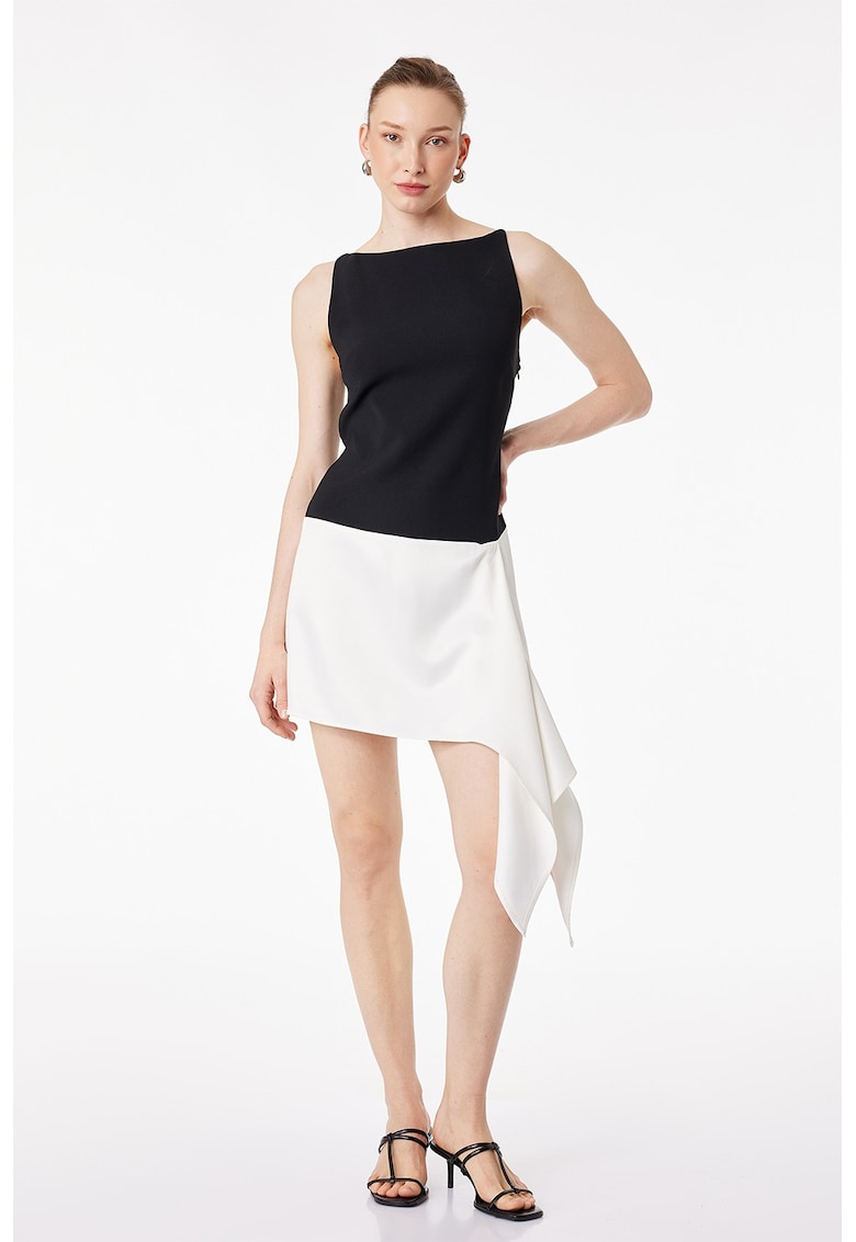 Rochie scurta cu croiala asimetrica - Alb/Negru