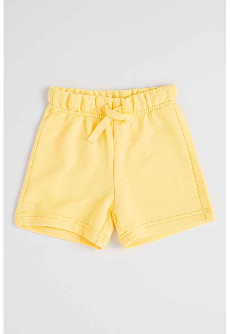 Pantaloni scurti cu buzunar aplicat pe partea din spate - Galben deschis