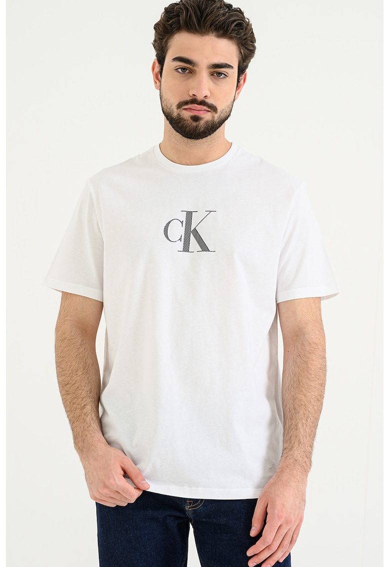 Tricou cu decolteu la baza gatului si model monograma - Alb