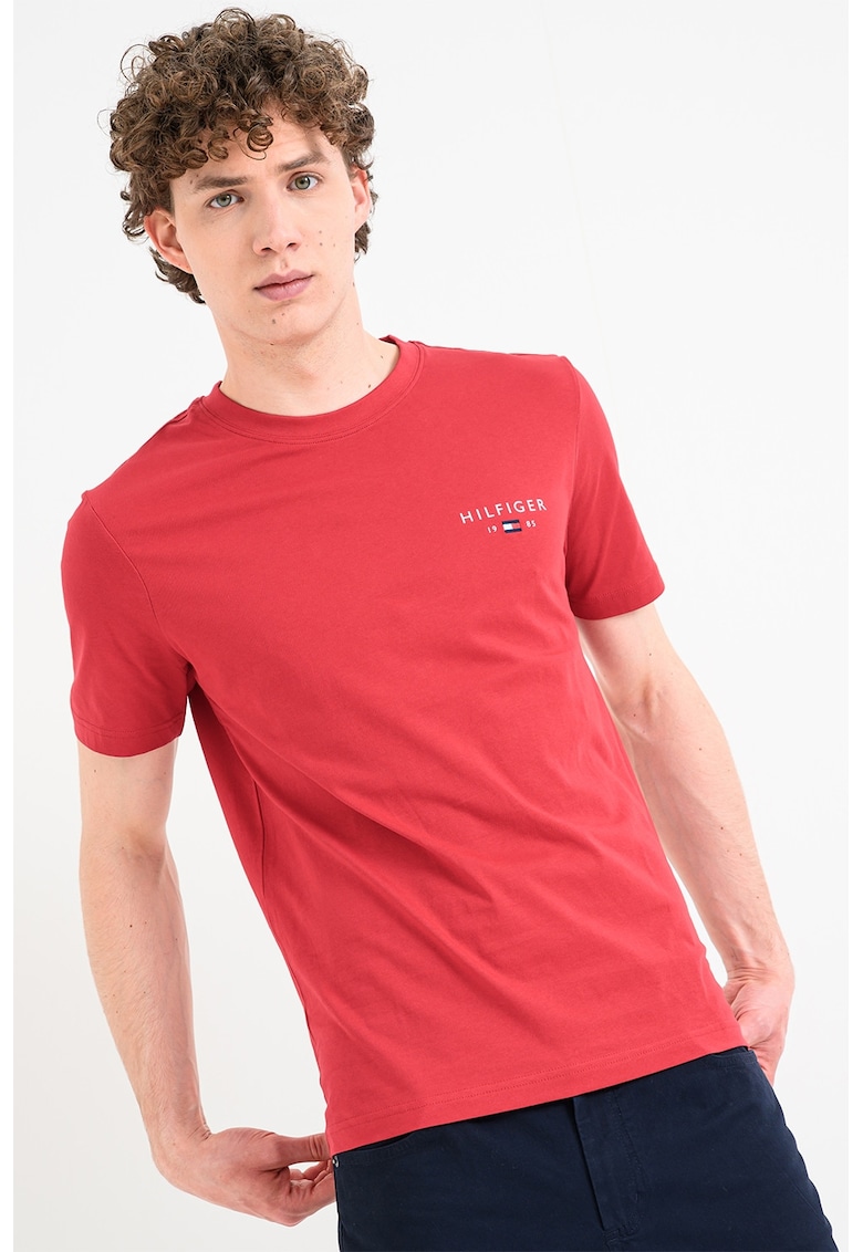 Tricou cu decolteu la baza gatului si imprimeu logo - Rosu