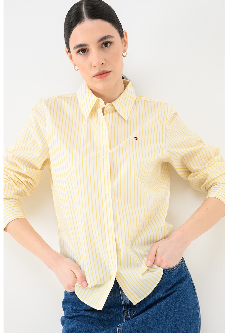 Camasa regular fit cu guler ascutit