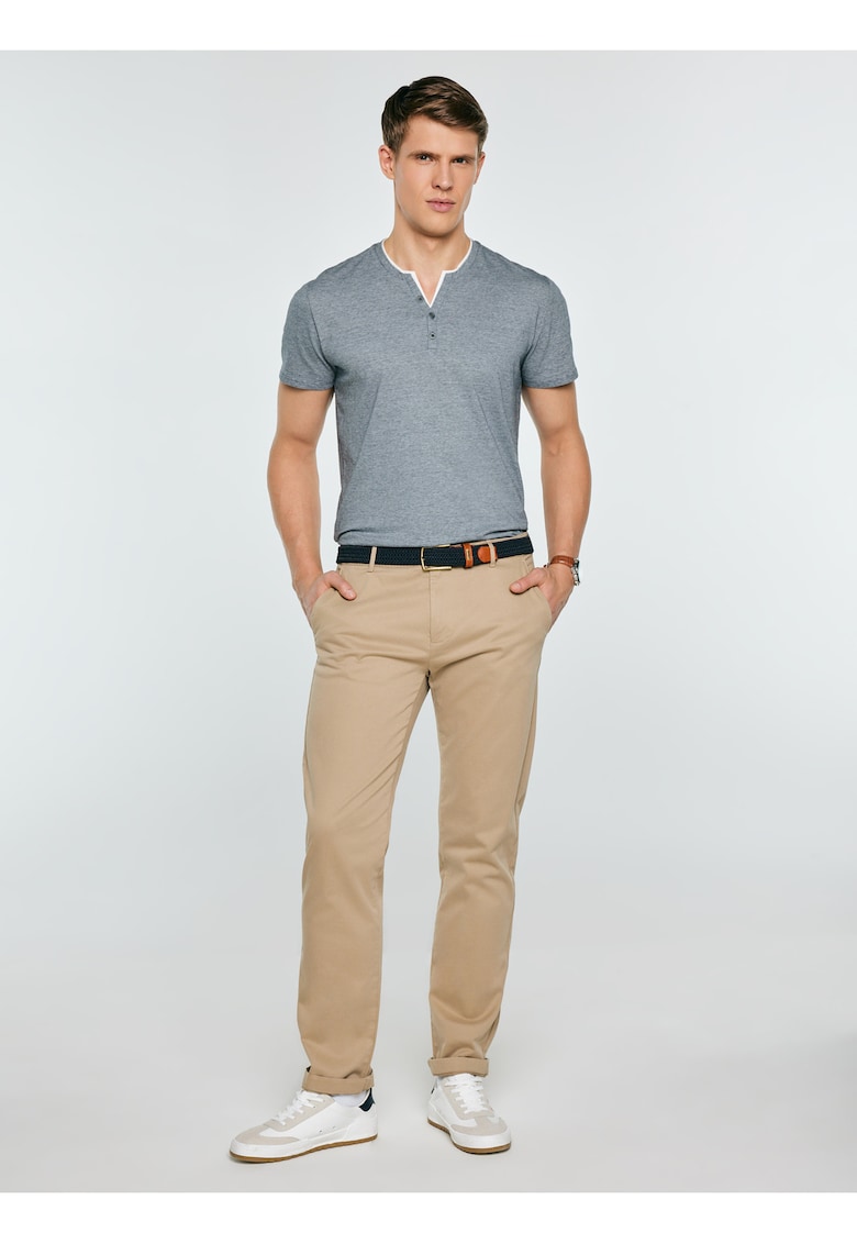 Tricou cu dungi discrete