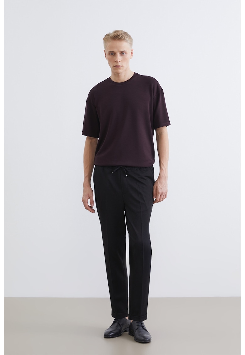 Pantaloni regular fit cu pensa - Negru