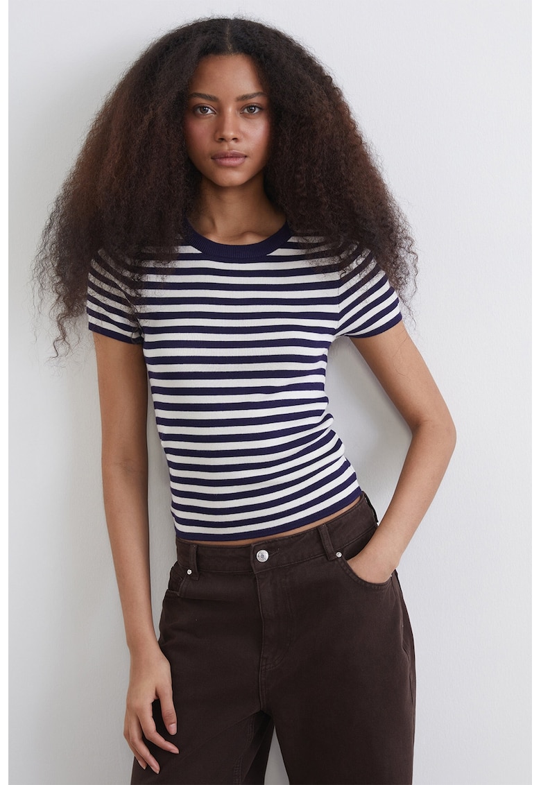 Tricou slim fit cu model in dungi si decolteu rotund - Alb optic/Violet aubergine