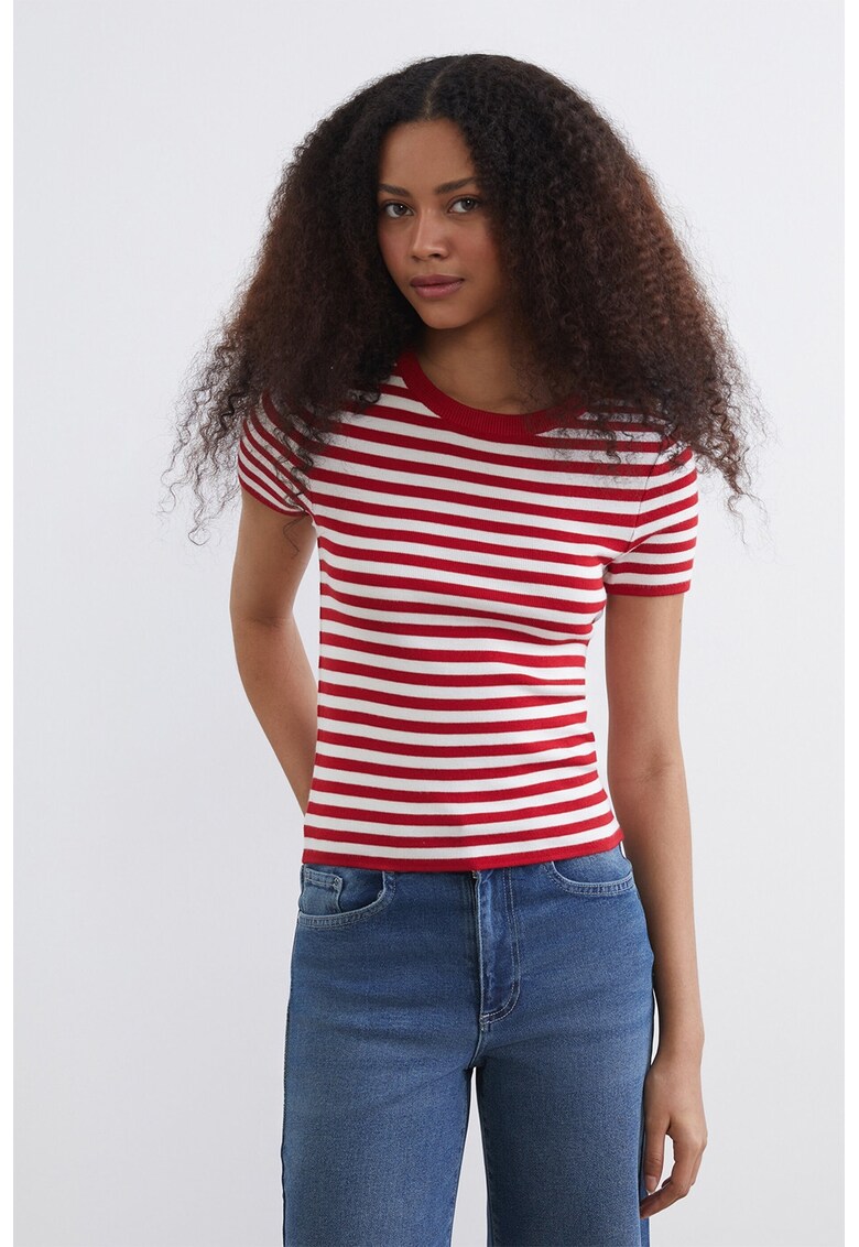 Tricou slim fit cu model in dungi si decolteu rotund - Alb optic/Rosu vermillion