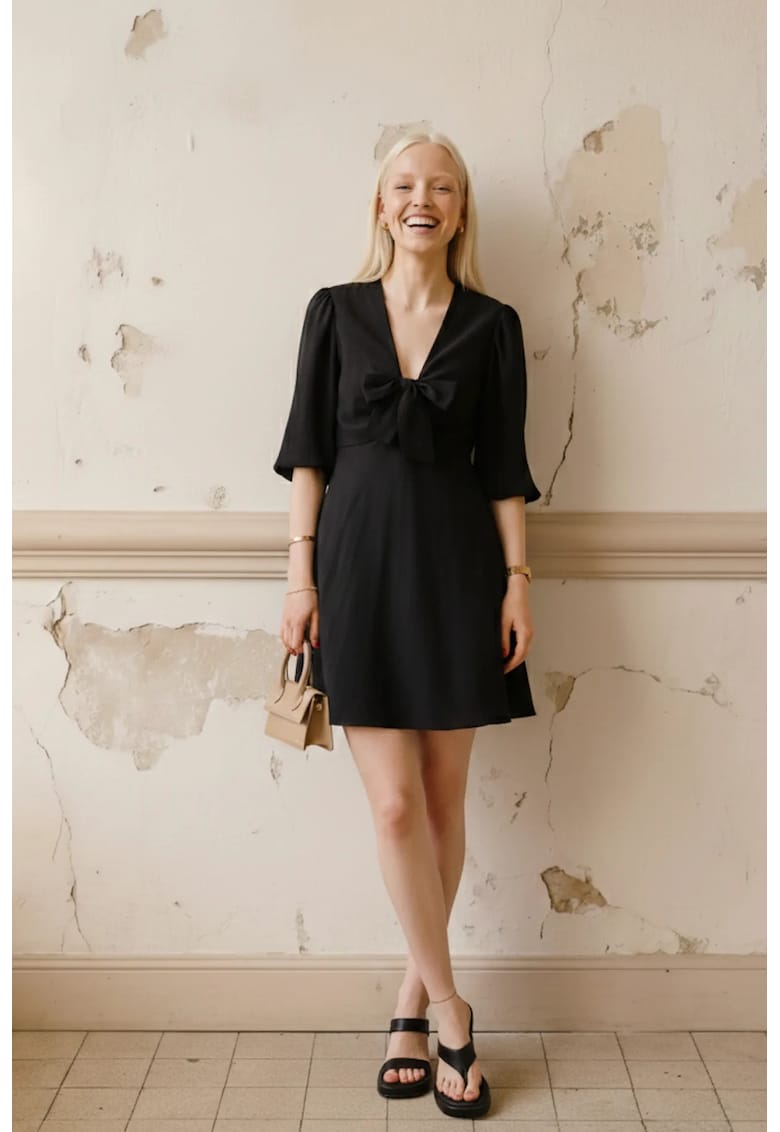 Rochie Mini cu Decolteu in V si Detaliu Funda - Negru