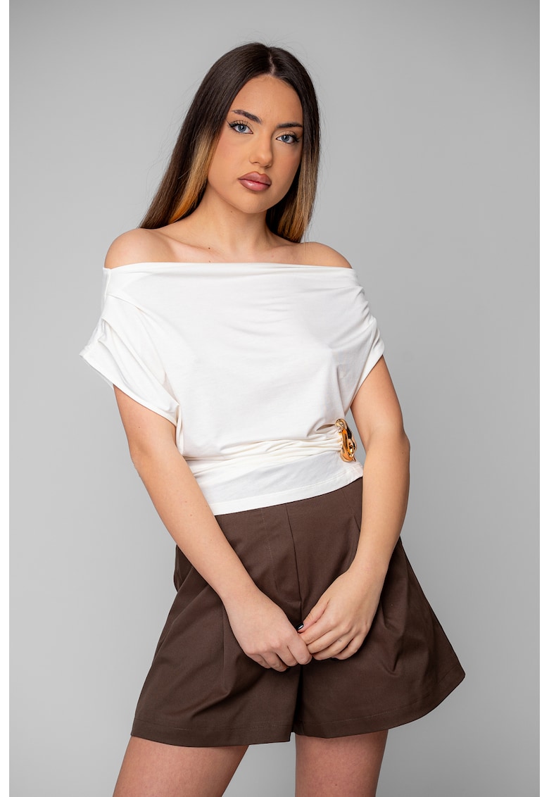 Bluza asimetrica fara maneci cu detaliu auriu 20391 - Alb