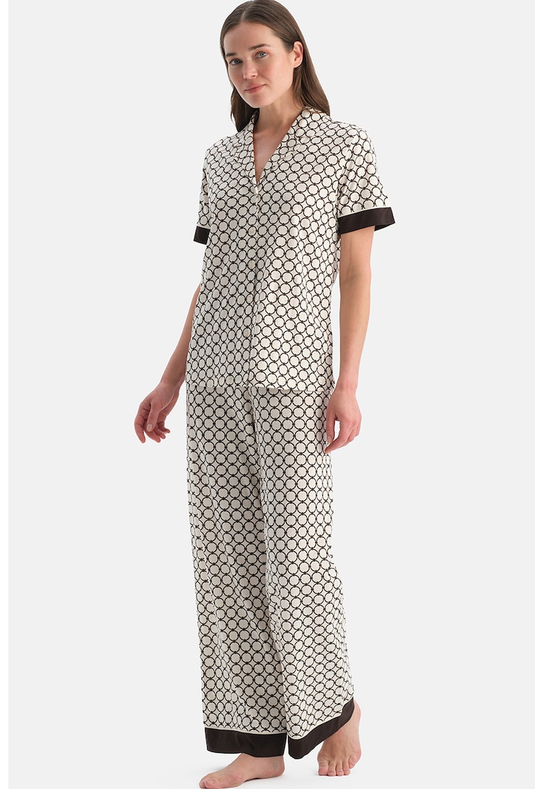 Pijama din amestec de modal cu pantaloni lungi si model geometric - Alb/Maro inchis