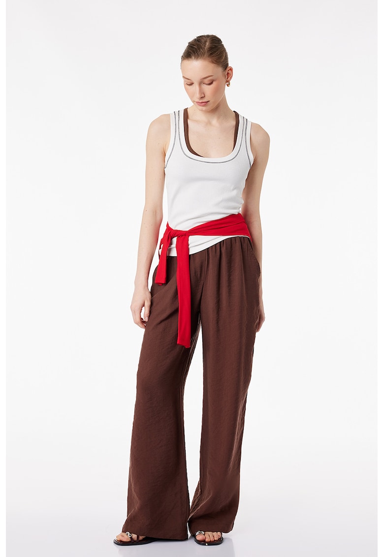 Pantaloni drepti din amestec de modal - Maro inchis