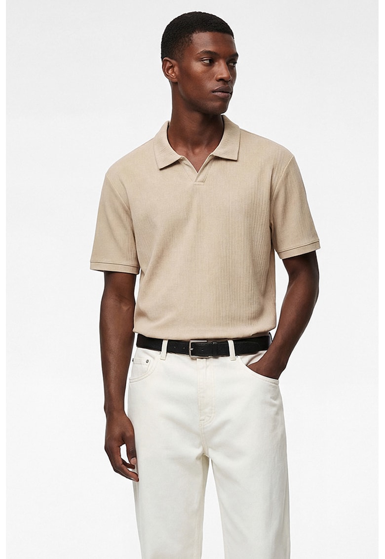 Tricou regular fit cu guler ascutit - Bej