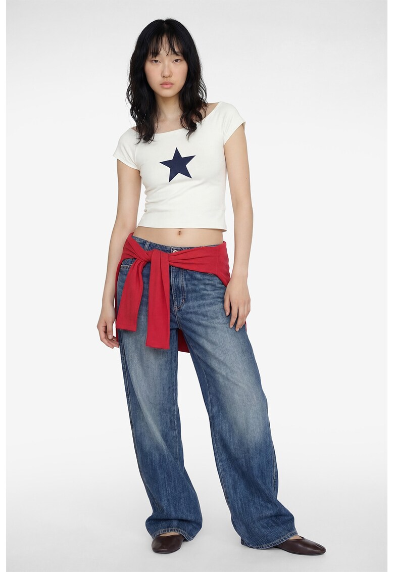 Tricou crop cu decolteu pe umeri - Crem