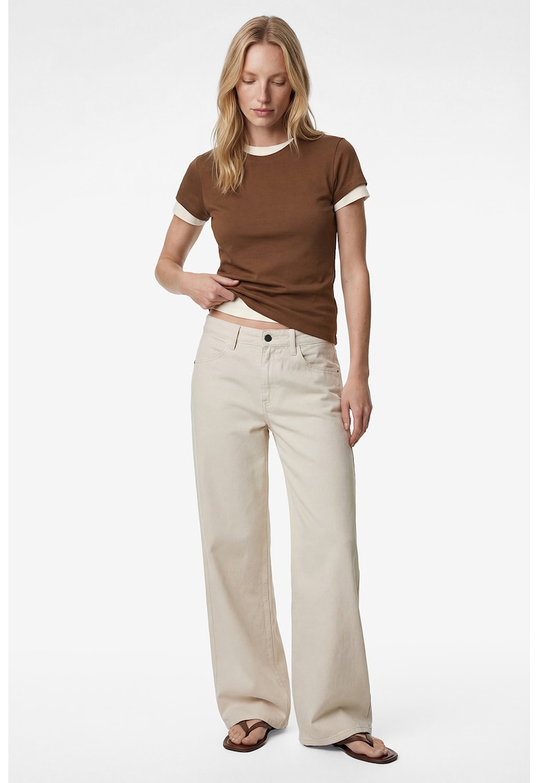 Tricou slim fit cu decolteu la baza gatului - Maro pamantiu