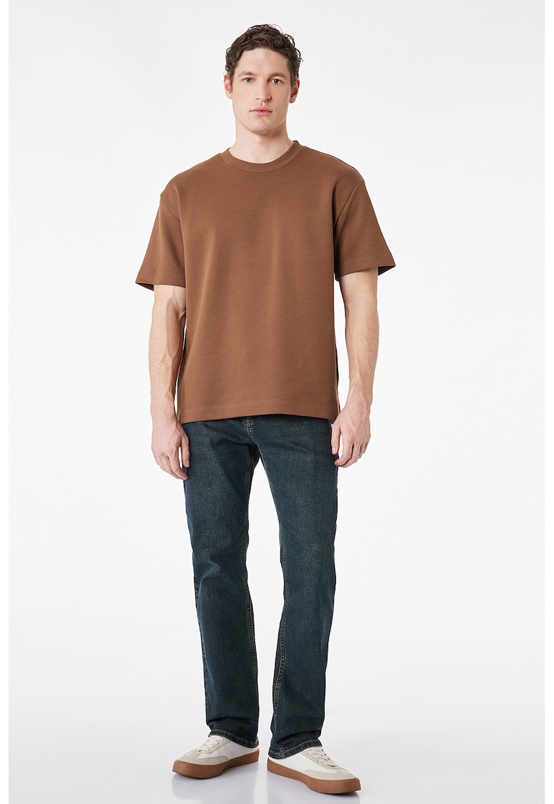 Tricou relaxed fit cu decolteu la baza gatului - Maro pamantiu