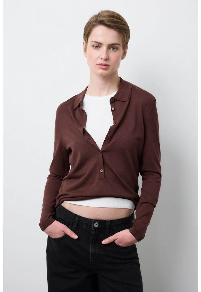 Pulover polo tricotat subtire din amestec de liocel - Maro