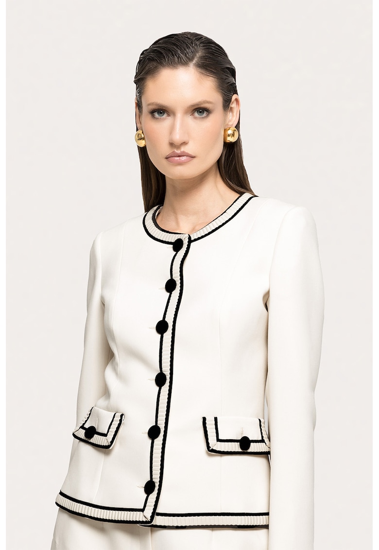 Sacou cu model uni si buzunare aplicate - Crem