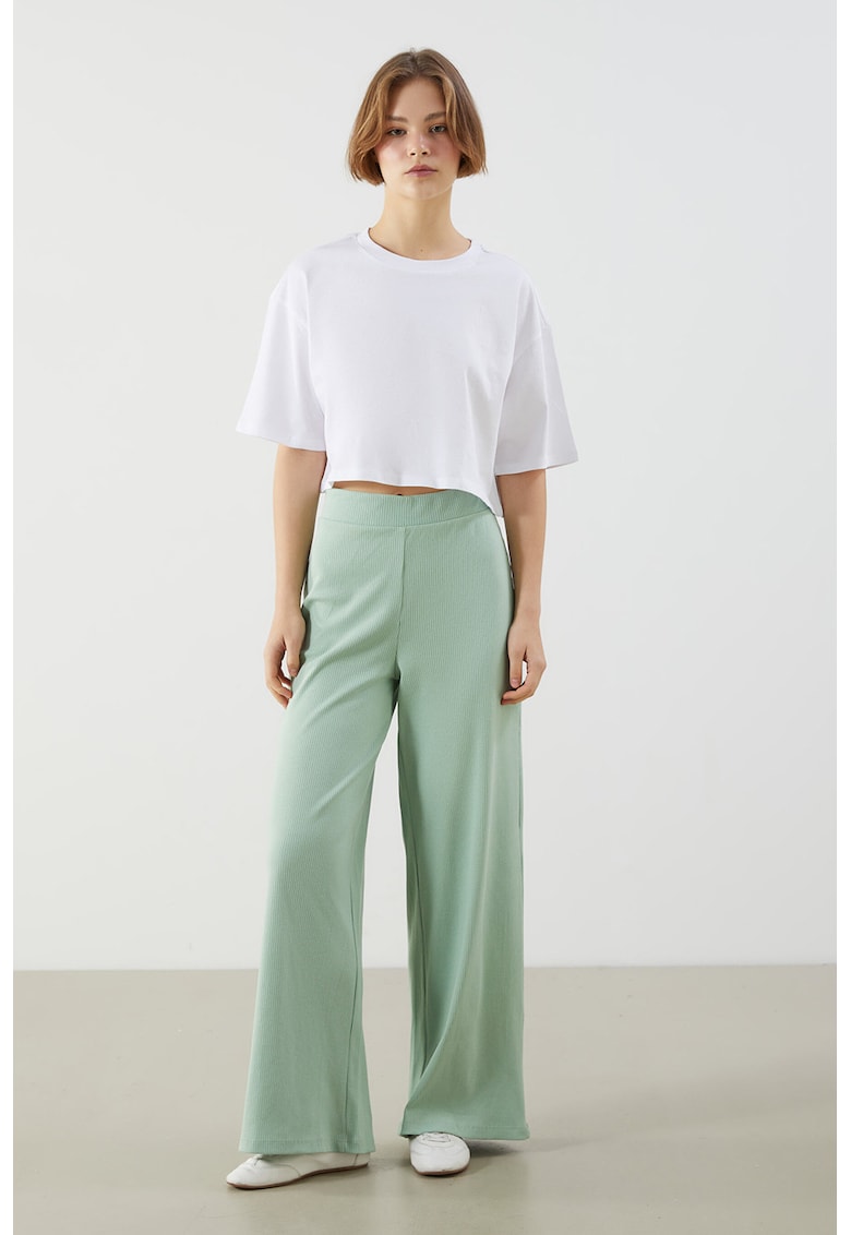 Pantaloni de trening cu croiala ampla si talie elastica - Verde pal