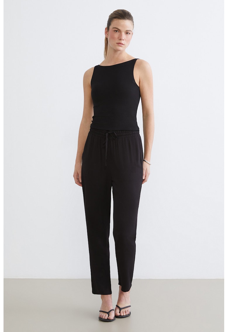 Pantaloni cu croiala conica si talie ajustabila - Negru