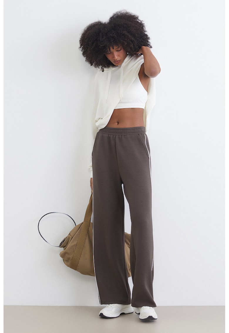 Pantaloni de trening cu model uni - Maro taupe