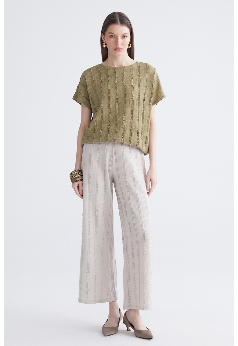 Pantaloni drepti texturati cu croiala ampla - Maro taupe deschis