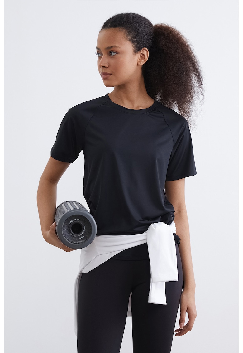 Tricou cu maneci raglan si terminatie asimetrica - Negru