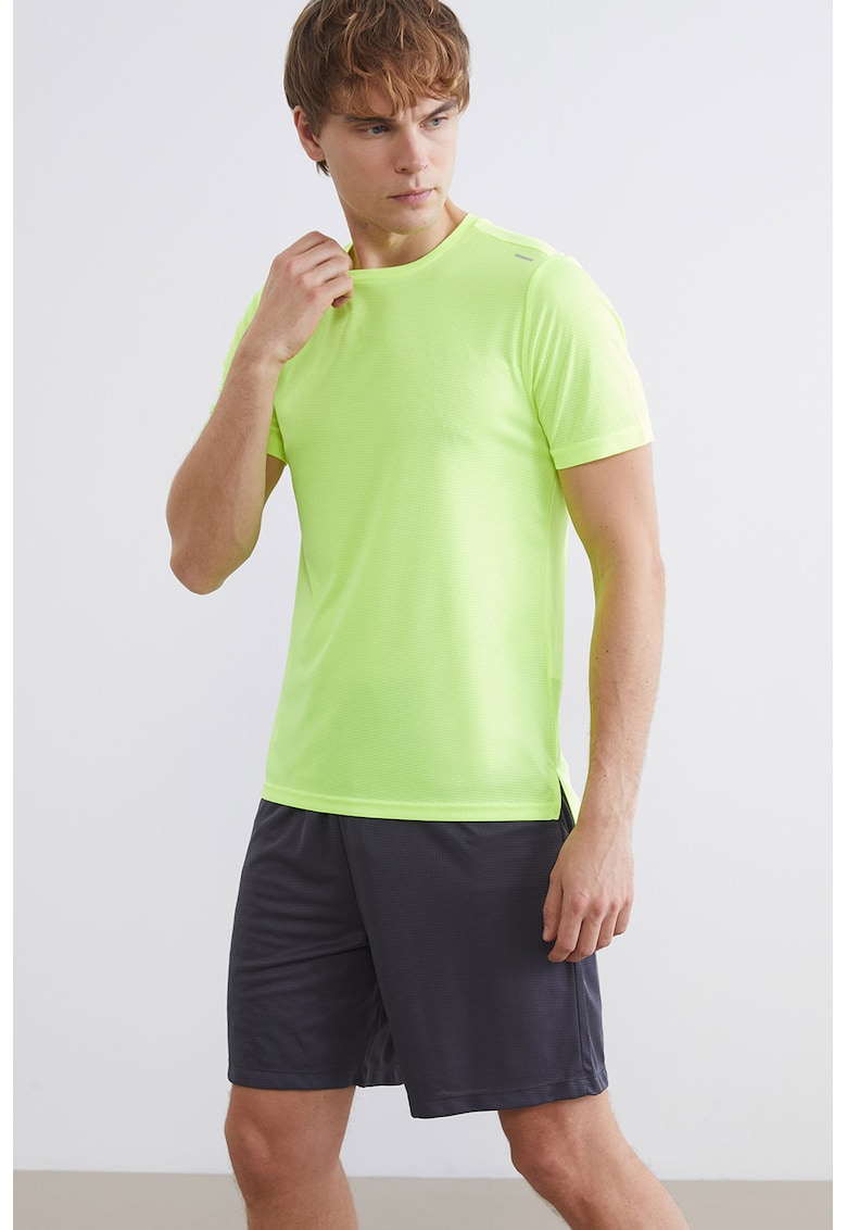 Tricou uni cu decolteu la baza gatulu - Verde lime