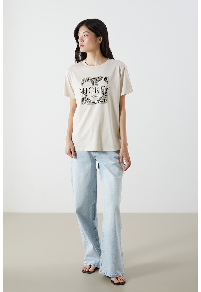 Tricou cu decolteu la baza gatului si model grafic - Alb optic