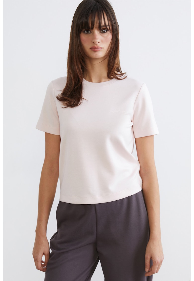 Tricou cu decolteu la baza gatului si broderie discreta - Roz pastel