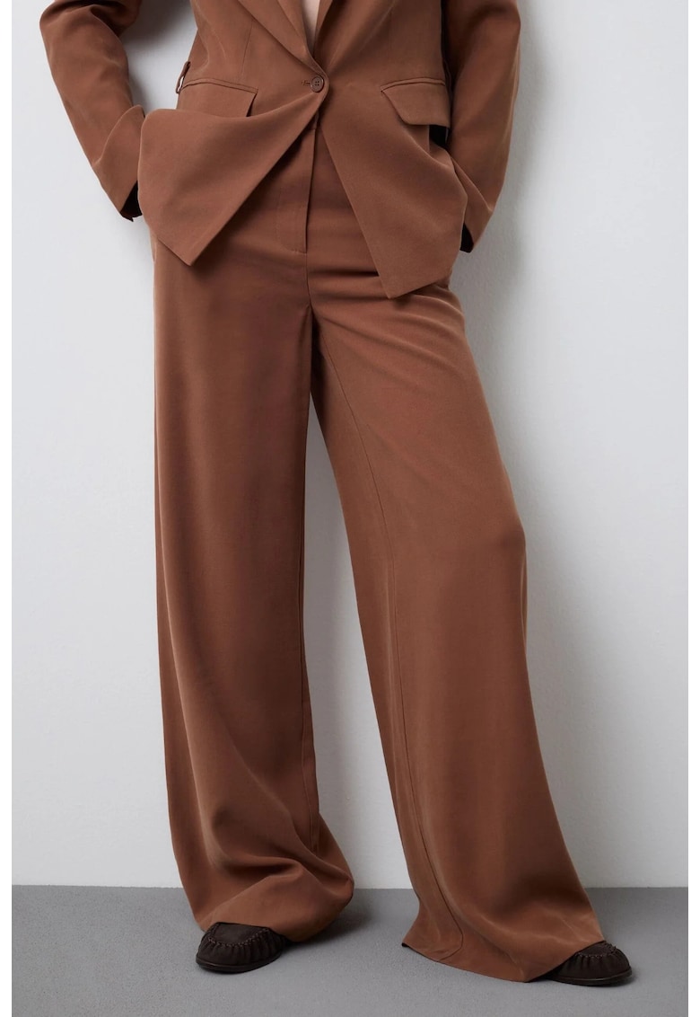 Pantaloni din chambray cu croiala ampla - Maro