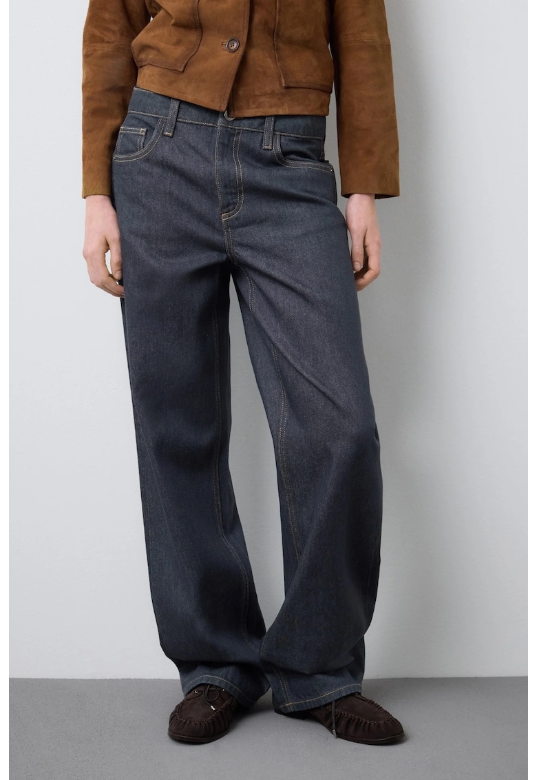 Blugi cu croiala ampla