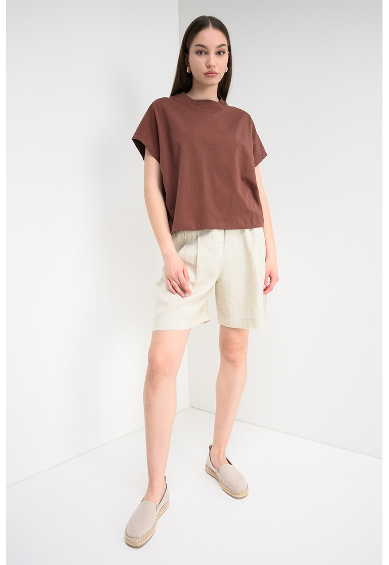 Tricou lejer cu decolteu la baza gatului - Maro pamantiu