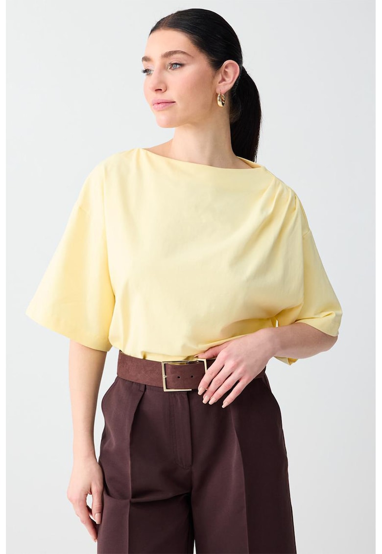 Bluza lejera cu decolteu barcuta - Galben pai