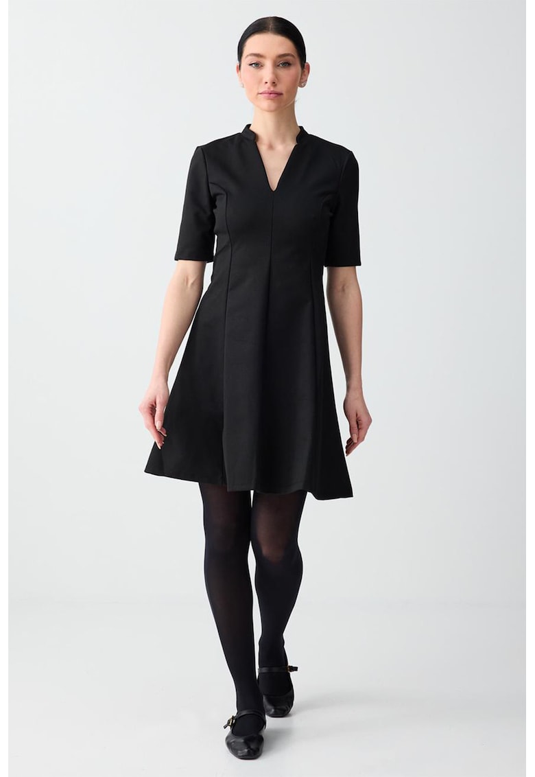 Rochie mini evazata cu decolteu in V - Negru