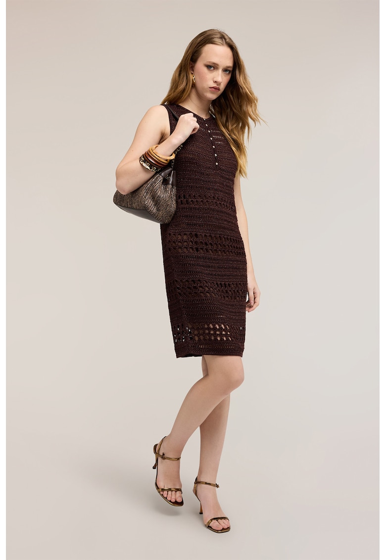 Rochie dreapta cu perforatii - Maro