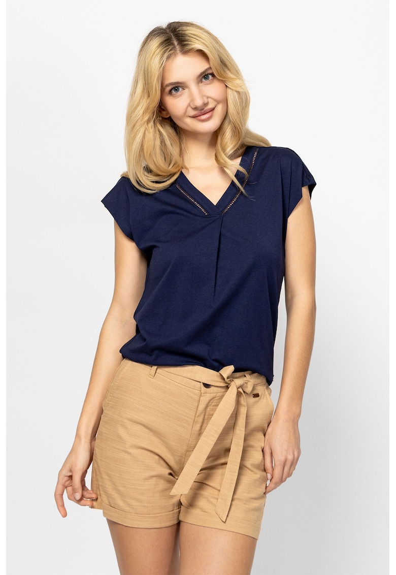 Tricou cu decolteu in V si detalii perforate Melanda - Bleumarin
