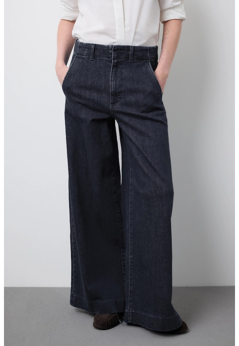 Blugi cu croiala ampla