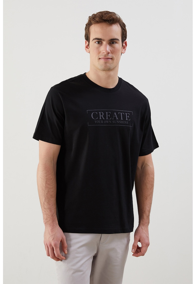 Tricou cu decolteu la baza gatului si imprimeu pe piept - Negru/Negru stins