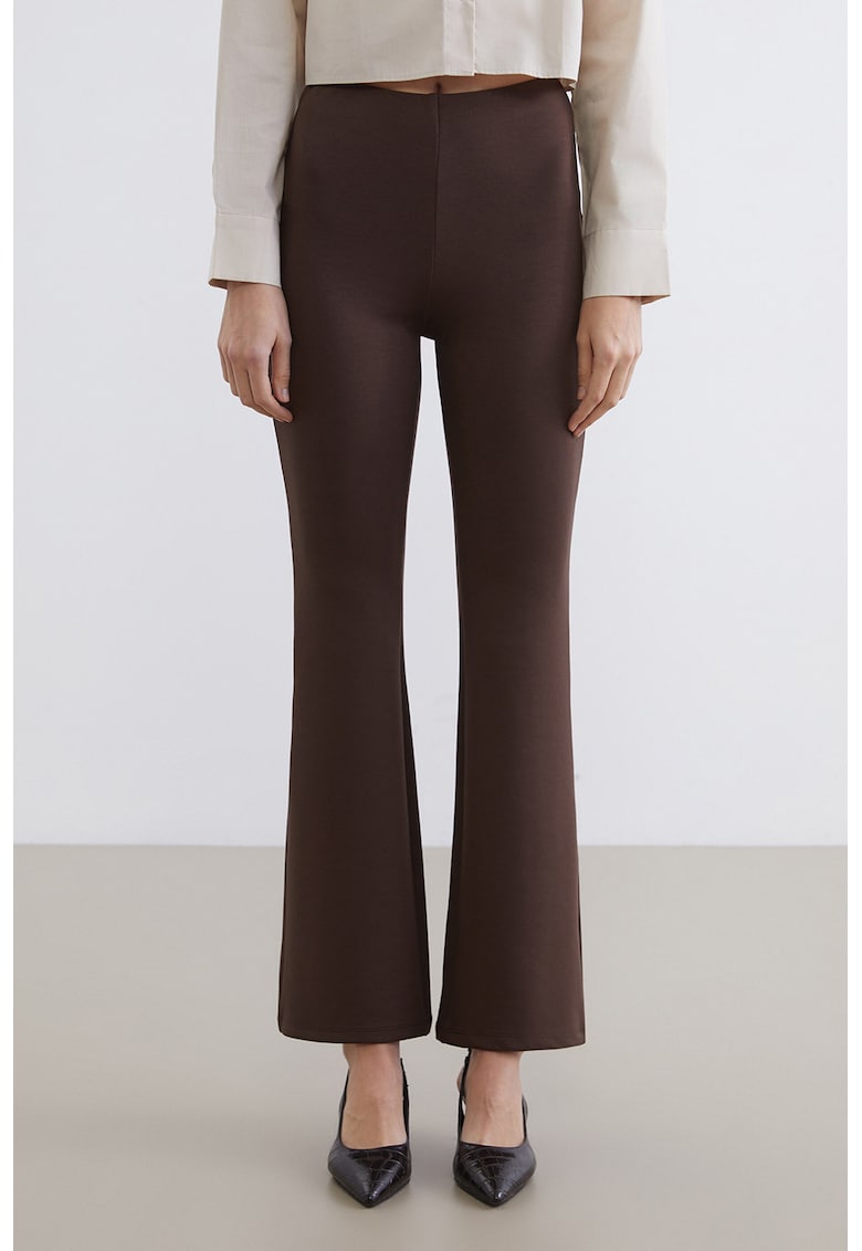 Pantaloni uni evazati - Maro inchis