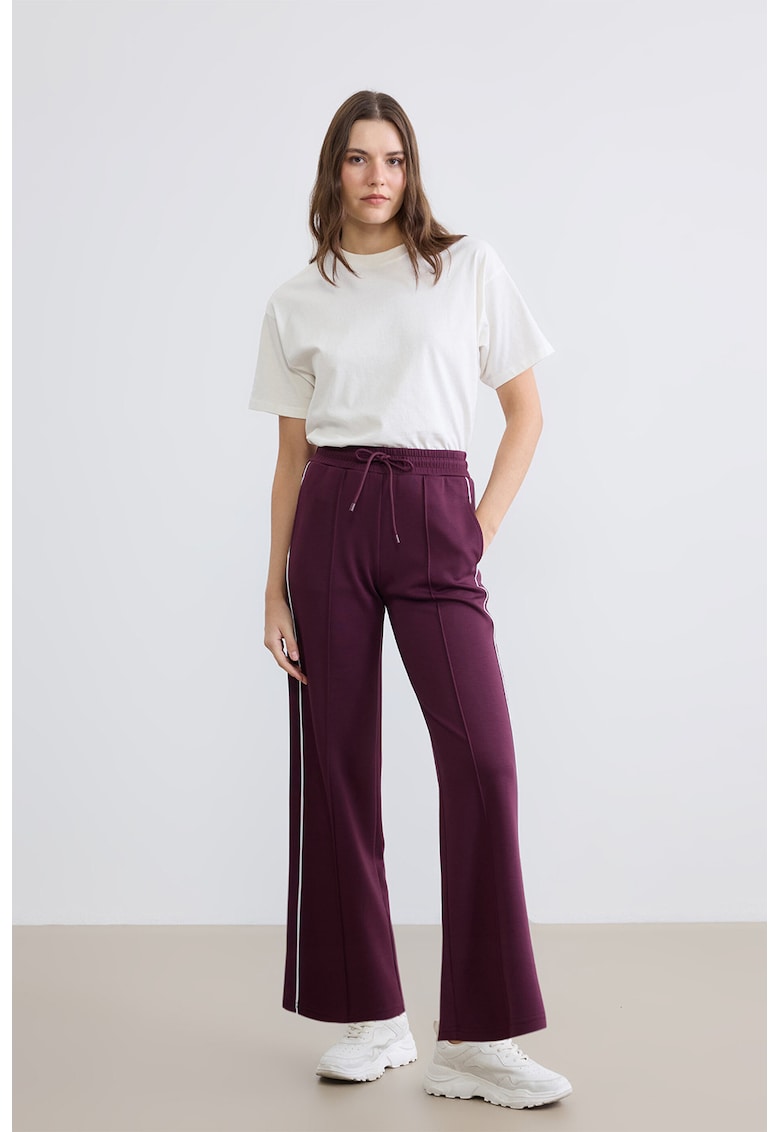 Pantaloni de trening cu croiala evazata si snur - Alb/Violet tyrian