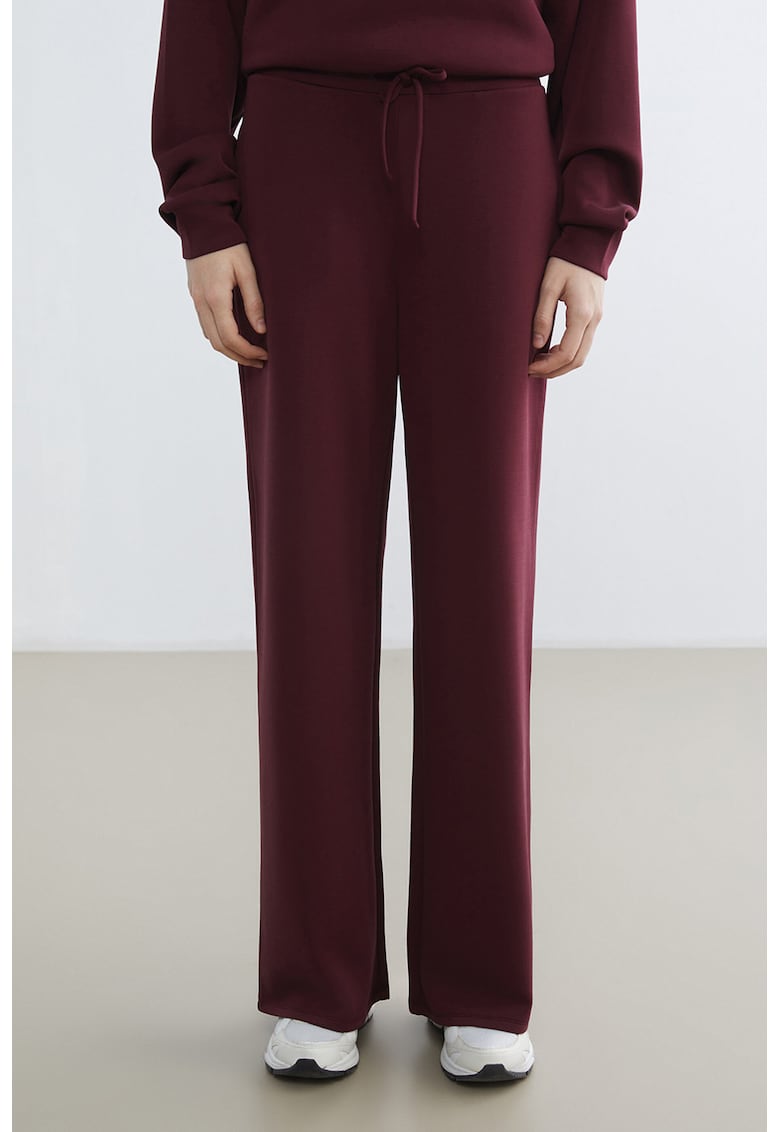 Pantaloni de trening cu croiala ampla si buzunare laterale - Visiniu inchis
